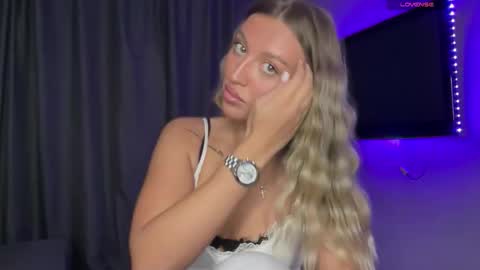 GARRY AND SOPHIA online show from 10-04-25, 08:40