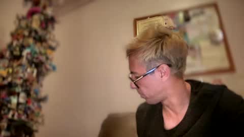 IAN HARD online show from 03-31-26, 03:23