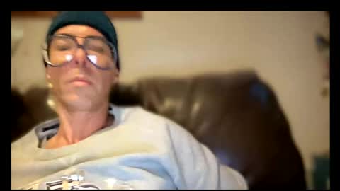 Snapshot of skyfly333 chatting on 04-30-26, 04:46 IAN HARD online show from 04-30-26, 04:46