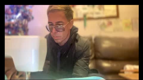 Snapshot of skyfly333 chatting on 05-04-26, 02:24 IAN HARD online show from 05-04-26, 02:24