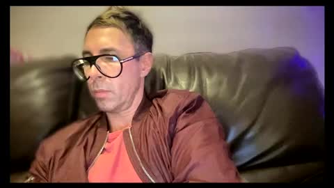 Snapshot of skyfly333 chatting on 06-17-26, 03:57 IAN HARD online show from 06-17-26, 03:57