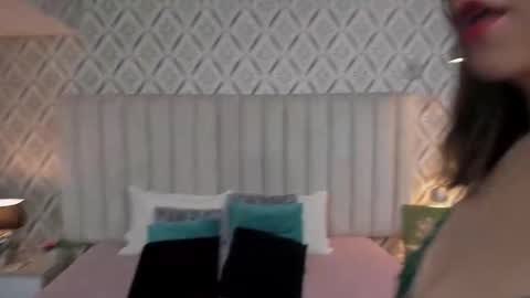 Snapshot of skyjunne chatting on 10-10-25, 05:56 Sky June online show from 10-10-25, 05:56