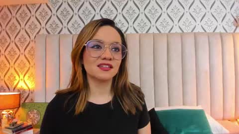 Snapshot of skyjunne chatting on 11-09-25, 06:06 Sky June online show from 11-09-25, 06:06