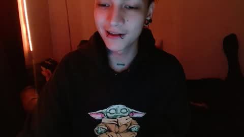 Snapshot of skykar chatting on 03-22-26, 04:38 reep online show from 03-22-26, 04:38