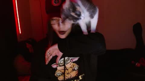 Snapshot of skykar chatting on 03-25-26, 05:13 reep online show from 03-25-26, 05:13