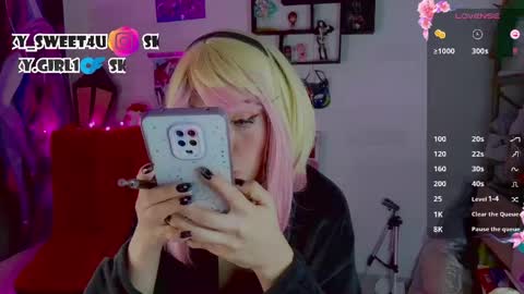Snapshot of skylady05 chatting on 04-21-26, 01:42 millie online show from 04-21-26, 01:42