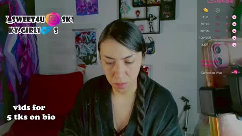 Snapshot of skylady05 chatting on 05-01-26, 01:32 millie online show from 05-01-26, 01:32