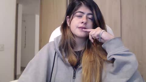 Skyler online show from 03-10-25, 06:49