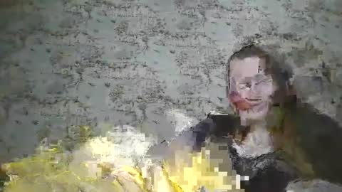 Snapshot of skyler_wans chatting on 02-15-25, 01:21 Skyler online show from 02-15-25, 01:21