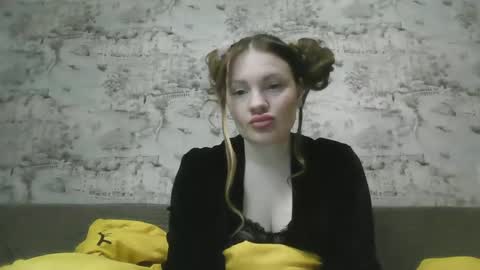 Snapshot of skyler_wans chatting on 02-23-25, 06:12 Skyler online show from 02-23-25, 06:12