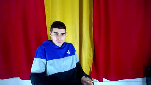 Snapshot of skyler_wild chatting on 01-07-25, 05:01 Skyler online show from 01-07-25, 05:01