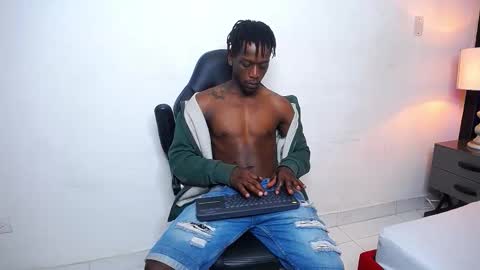 SKYLERBIGXXX online show from 10-19-25, 04:02