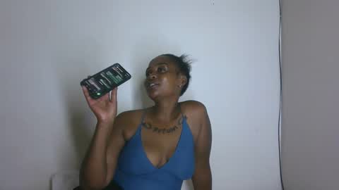 Skyler online show from 01-12-26, 01:49