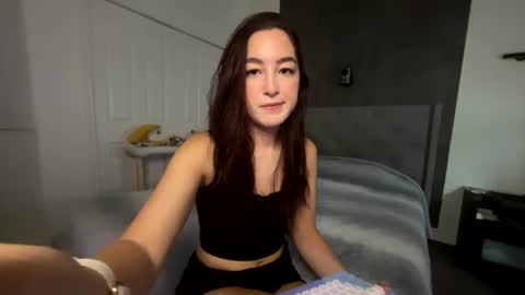 Snapshot of skylie_ chatting on 08-06-26, 02:19 Skylie online show from 08-06-26, 02:19