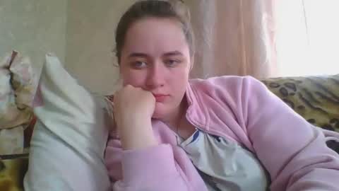 skyressie333 online show from 04-12-26, 07:35