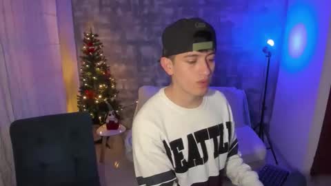 Snapshot of skyrid3r chatting on 12-04-25, 06:16 Skyrider online show from 12-04-25, 06:16