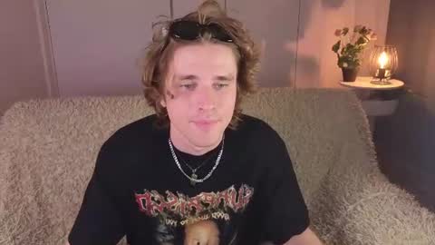 Snapshot of skyveyr chatting on 08-01-26, 01:21 skyveyr online show from 08-01-26, 01:21