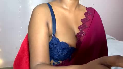 Snapshot of slanggirl chatting on 05-30-26, 11:02 slanggirl online show from 05-30-26, 11:02
