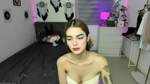 Snapshot of slaughtyalexxx chatting on 06-01-26, 07:15 Alexandria my love online show from 06-01-26, 07:15
