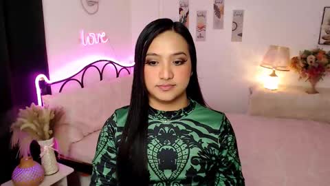 Queen Cyrine online show from 11-16-25, 02:44