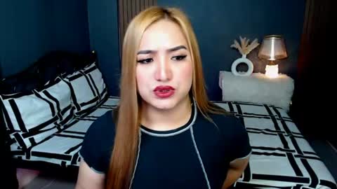 Queen Cyrine online show from 06-16-26, 01:47