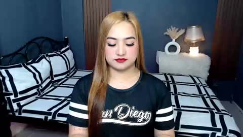 Queen Cyrine online show from 06-22-26, 03:47