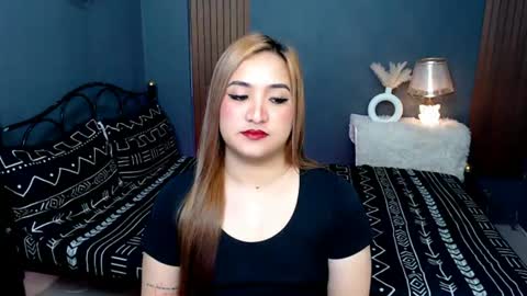 Queen Cyrine online show from 07-28-26, 12:48