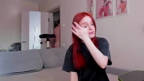 Snapshot of sledadora chatting on 06-10-26, 02:38 Sophie and David online show from 06-10-26, 02:38