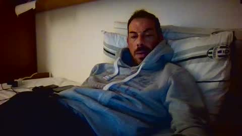 Snapshot of slevin1983 chatting on 12-08-24, 08:15 slevin online show from 12-08-24, 08:15