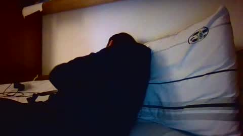 Snapshot of slevin1983 chatting on 12-11-24, 05:37 slevin online show from 12-11-24, 05:37