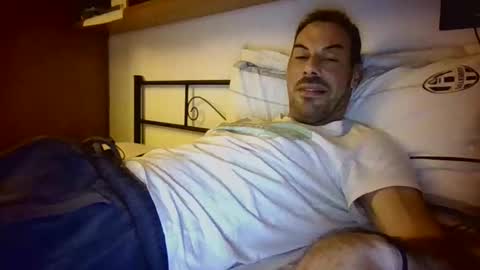 Snapshot of slevin1983 chatting on 05-22-26, 09:42 slevin online show from 05-22-26, 09:42