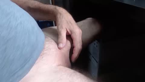 Snapshot of sliderguy699 chatting on 10-13-25, 04:40 sliderguy699 online show from 10-13-25, 04:40