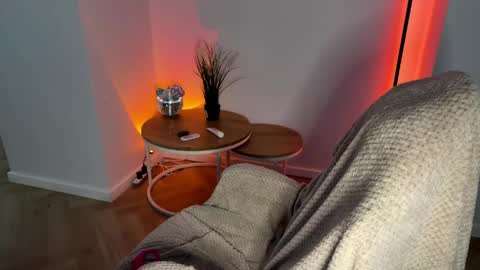 Snapshot of slilith chatting on 05-03-26, 04:51 Your Lilith online show from 05-03-26, 04:51