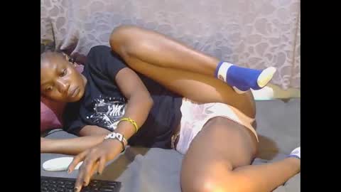 slim_girl01 online show from 10-27-25, 07:18