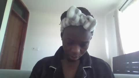 Snapshot of slim_l2 chatting on 02-15-25, 08:22 slim_l2 online show from 02-15-25, 08:22