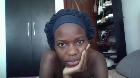 Snapshot of slim_l2 chatting on 03-10-26, 12:43 slim_l2 online show from 03-10-26, 12:43