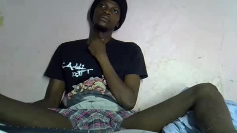 Snapshot of slim_long01 chatting on 10-30-25, 11:33 slim long01 online show from 10-30-25, 11:33