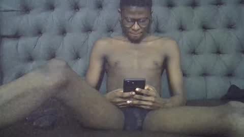 Snapshot of slim_long01 chatting on 05-11-26, 02:45 slim long01 online show from 05-11-26, 02:45