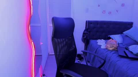 slim_master12 online show from 12-06-24, 05:53