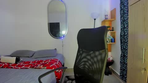 slim_master12 online show from 03-09-25, 03:38