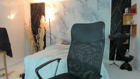 slim_master12 online show from 07-22-26, 11:51