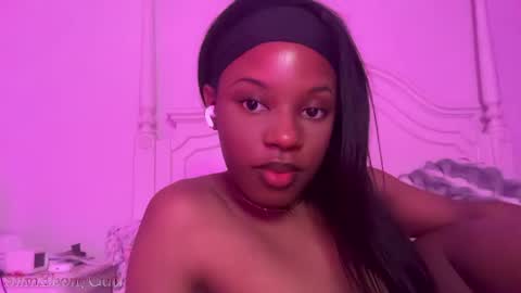 Snapshot of slimebonygurl chatting on 06-25-26, 03:50 slimebonygurl online show from 06-25-26, 03:50