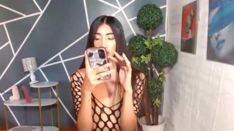slimprettyjoira online show from 04-24-26, 06:27