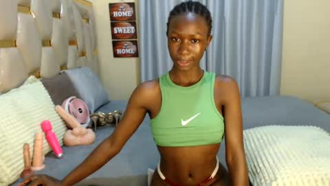 slimqueenbae online show from 07-26-26, 12:34