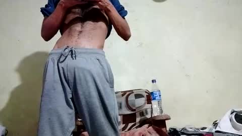 Snapshot of slimshaddyxx chatting on 02-08-25, 08:10 Prince online show from 02-08-25, 08:10