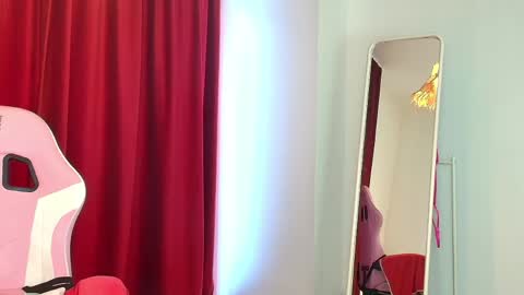 Snapshot of slimtempt chatting on 04-29-26, 04:05 Lara online show from 04-29-26, 04:05