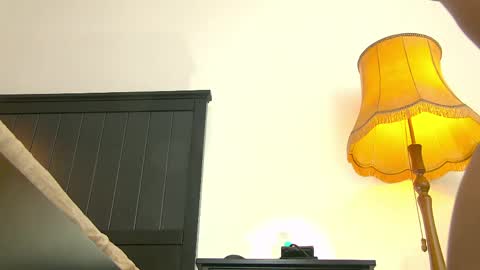 Snapshot of slimtempt chatting on 05-11-26, 02:45 Lara online show from 05-11-26, 02:45