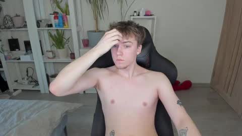 Snapshot of slippery_baby chatting on 03-05-25, 07:38 Mila online show from 03-05-25, 07:38