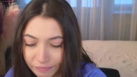 Snapshot of slow_flower chatting on 01-12-26, 12:43 Emilia online show from 01-12-26, 12:43