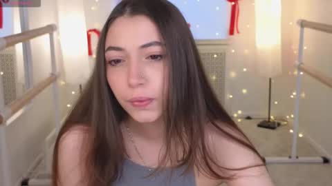 Snapshot of slow_flower chatting on 01-17-26, 12:21 Emilia online show from 01-17-26, 12:21